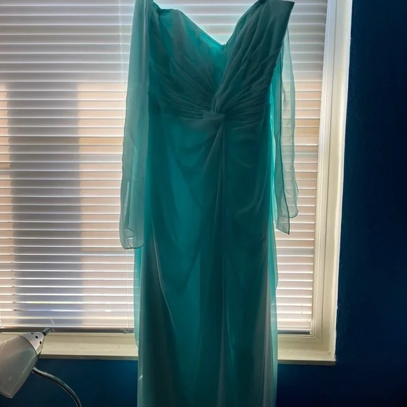 Never before worn mori lee bridesmaid dress in their size 22 / 24 - Picture 3 of 4